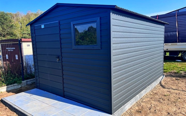 Gerätehaus 2,5 x 2,5 m  aus verzinktem Profil mit Fenster und Tür